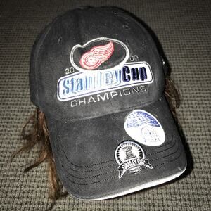NHL Detroit Red Wings 2002 Stanley Cup Champions‎ New Era Black Hat Cap